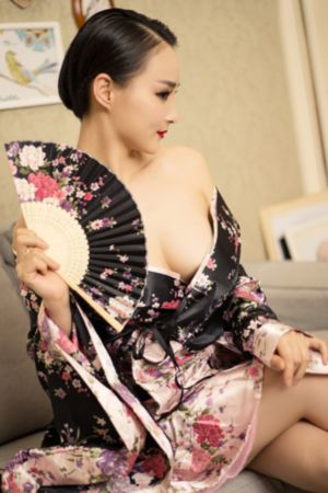 轻轻的解开少妇的乳罩_BD在线观看